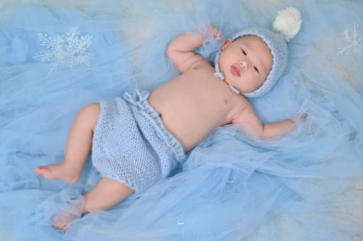 衡东三个月宝宝挠耳朵 衡东三个月宝宝挠耳朵